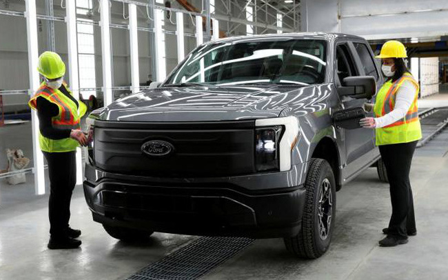Ford và SK Innovation dự chi 11 tỷ USD đầu tư sản xuất pin và xe điện, VinFast muốn đến Mỹ liệu giống như David đối đầu Goliath?