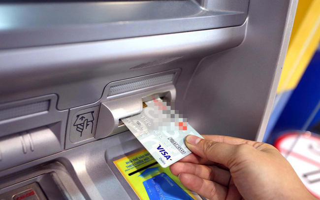 Có nên rút tiền mặt thẻ tín dụng để chi tiêu cuối năm?