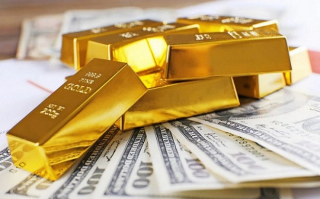 Fed giữ nguyên lãi suất, quỹ đầu tư ồ ạt bán vàng