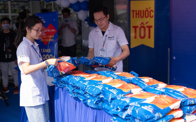 Ấm lòng những khoảnh khắc nghĩa tình trong hoạt động “ Long Châu sẻ chia”