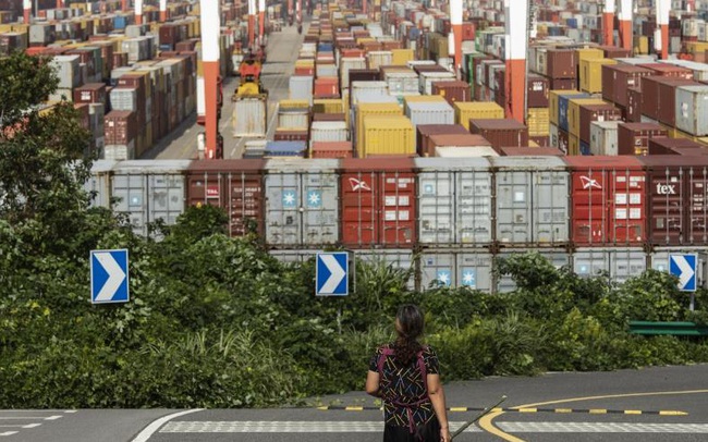 Bắt các tàu vận chuyển cách ly 7 tuần, Trung Quốc khiến chuỗi cung ứng càng thêm đứt gãy