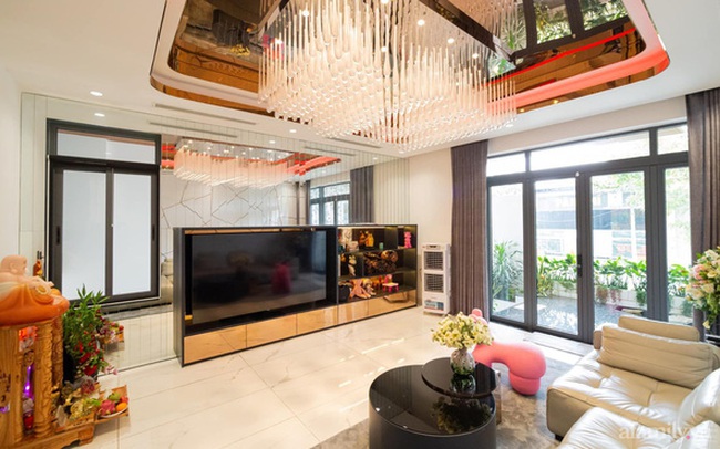 Ngắm không gian sống rộng 200m² của CEO trẻ 9x tại Sài Gòn, full nội thất giá trị khủng tới 14 tỷ