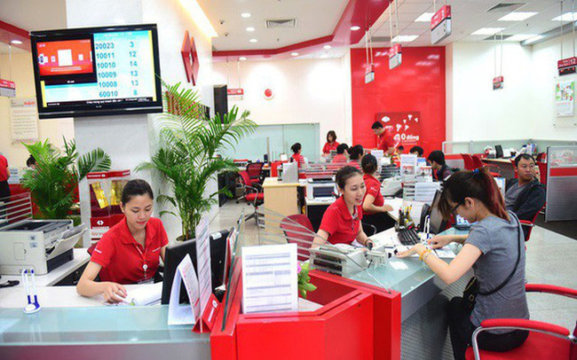 Người nhà sếp VIB và Techcombank giao dịch lượng lớn cổ phiếu