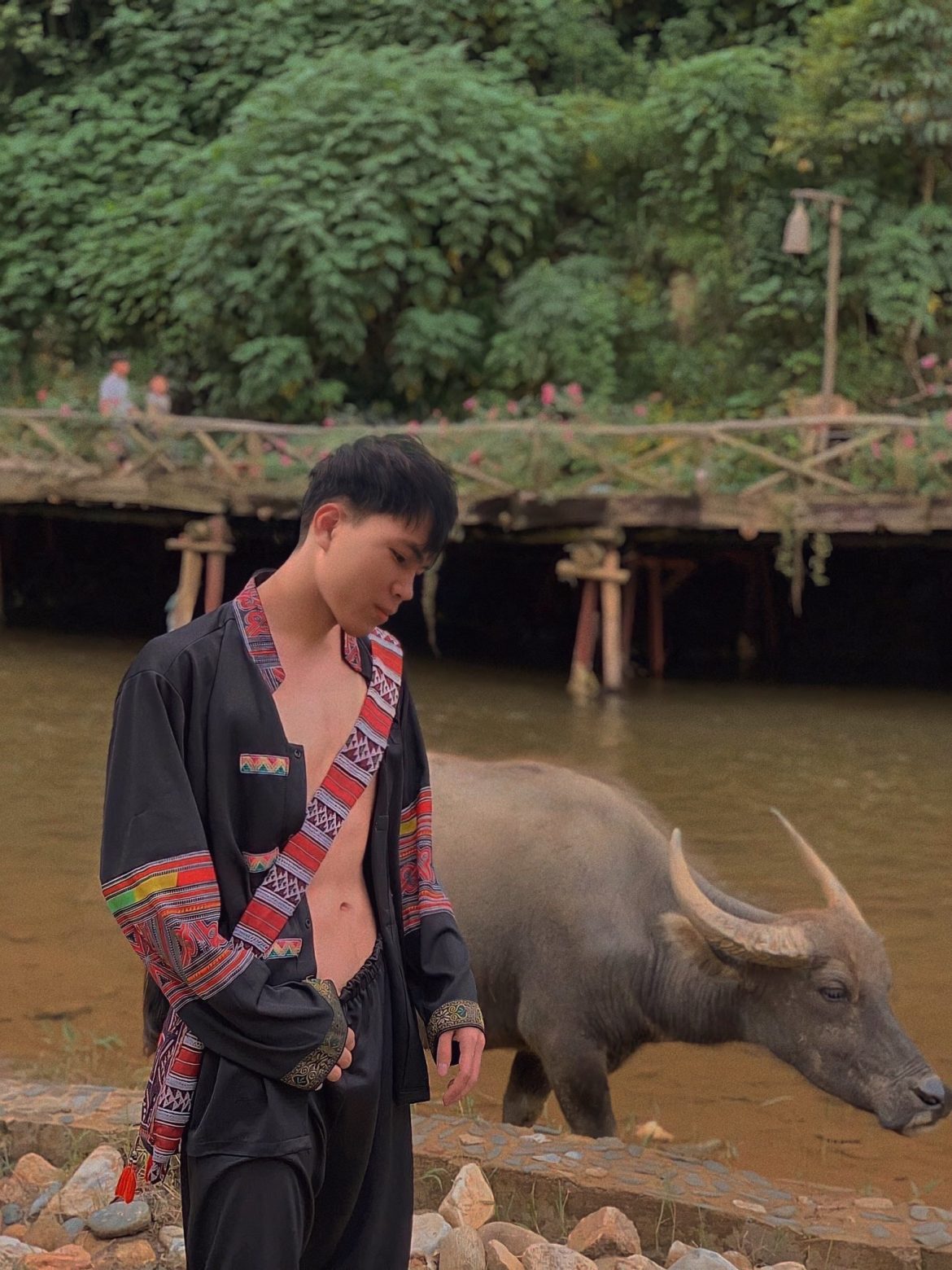 Chàng Trai Lào Cai Có Niềm Đam Mê Viết Lách Đứng Sau Một Loạt Instagram Đang Rất Hot Trên Mạng Xã Hội Là Ai?