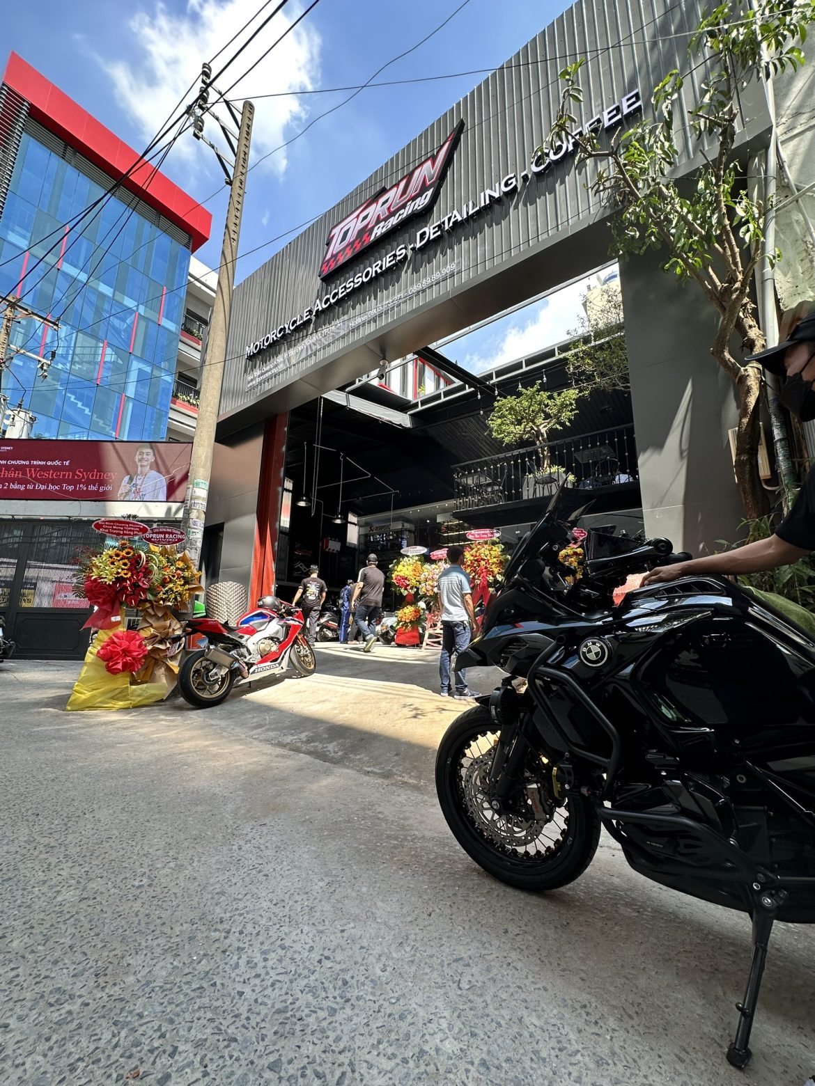 Anh Nguyễn Nhật Minh Chuyên Cung Cấp Tất Cả Sản Phẩm Về Bmw Motorrad –  Quad Lock Service Uy Tín Chất Lượng