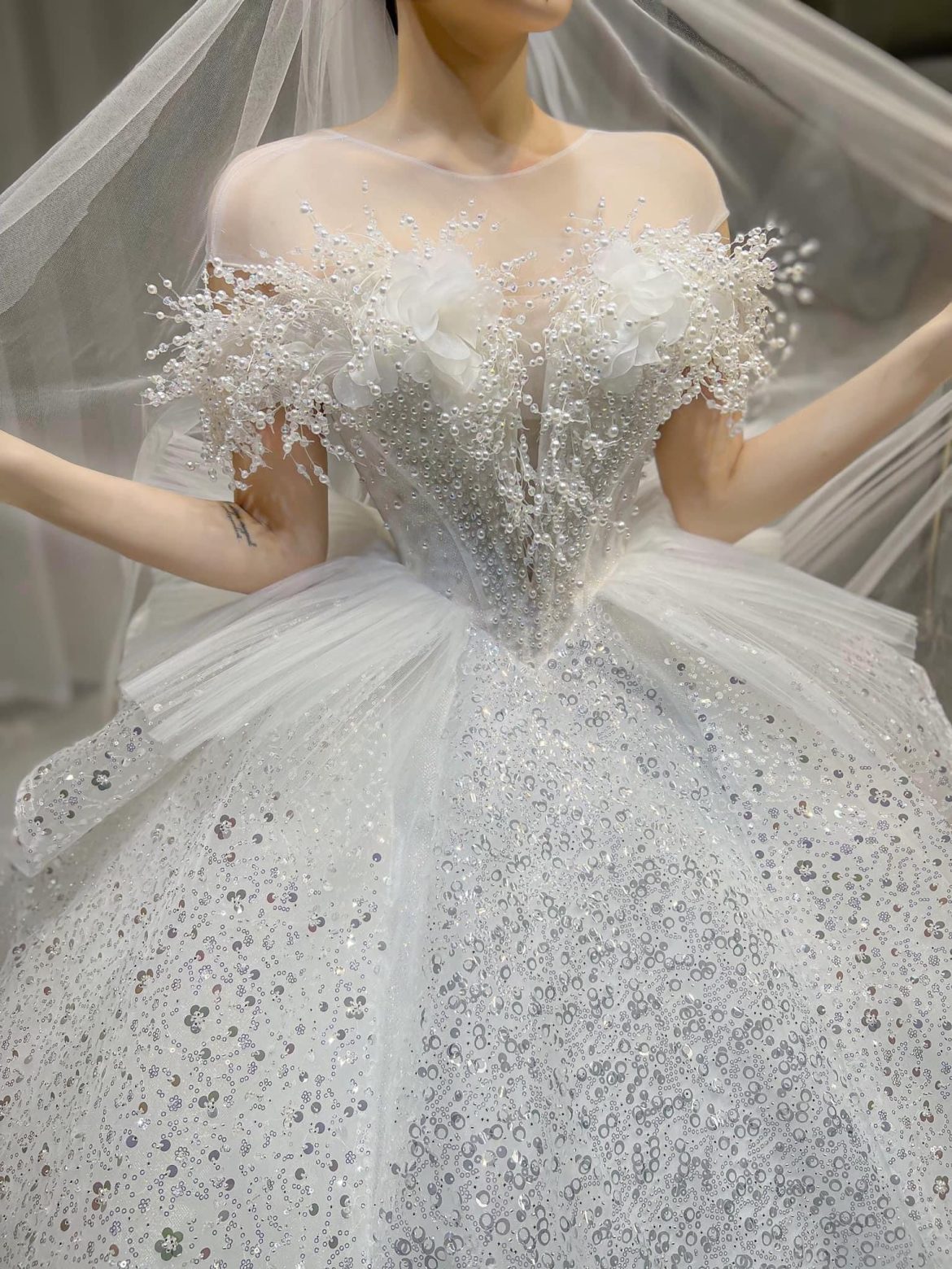 Anh Đặng Văn Đạo: Xây dựng thành công trong lĩnh vực sản xuất và phân phối sỉ lẻ váy cưới, áo dài