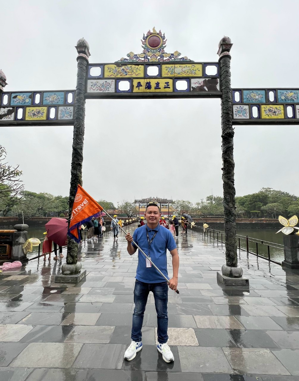 Tour Guide Nguyen Van Toi (Henry Nguyen – Ly Hao Nam)