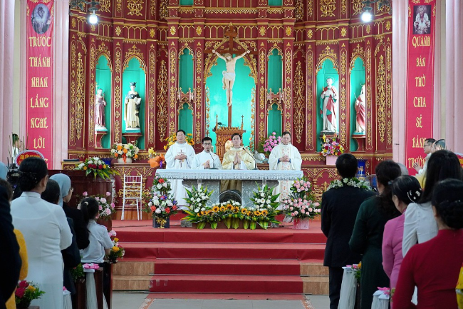Thánh lễ tạ ơn của tân linh mục Phêrô Hoàng Đình Kỳ